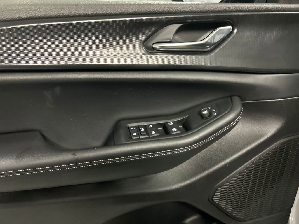 Used 2024 Jeep Grand Cherokee L Laredo image 14