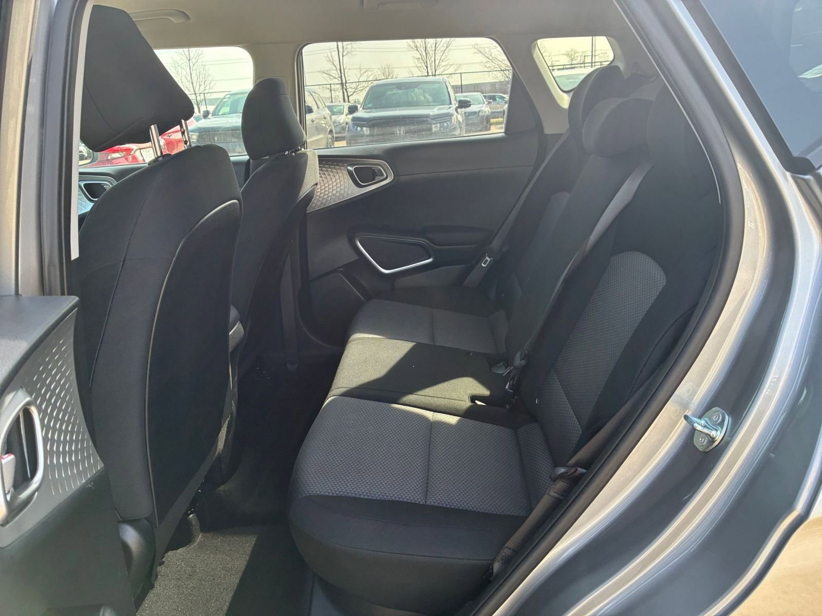 Used 2025 Kia Soul LX w/ LX Technology Package FWD image 23
