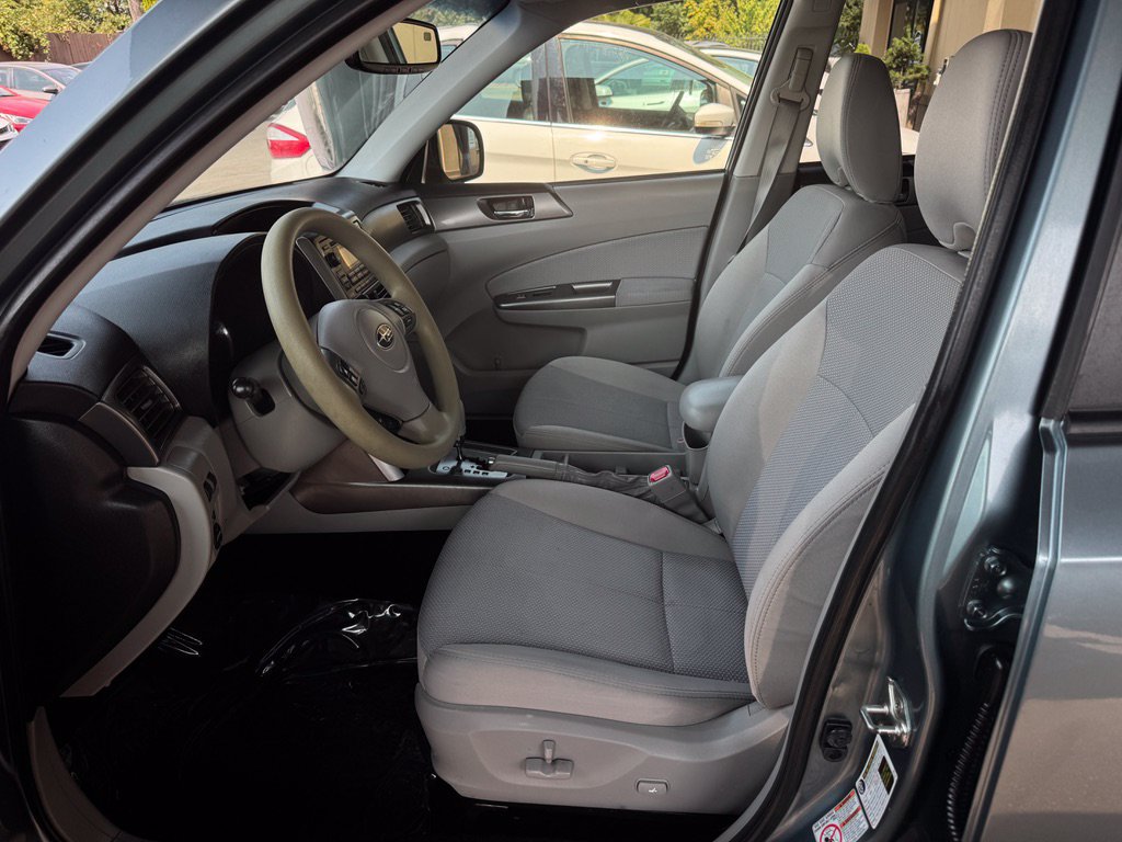 Used 2013 Subaru Forester 2.5X Premium w/ All-Weather Pkg AWD/4WD image 9