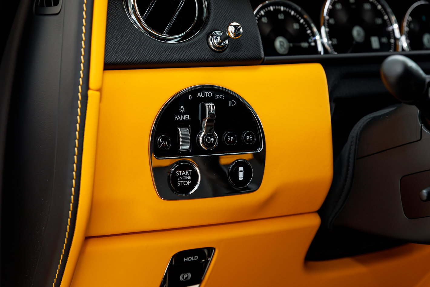 Certified 2024 Rolls-Royce Cullinan w/ Interior Detailing Package AWD/4WD image 33