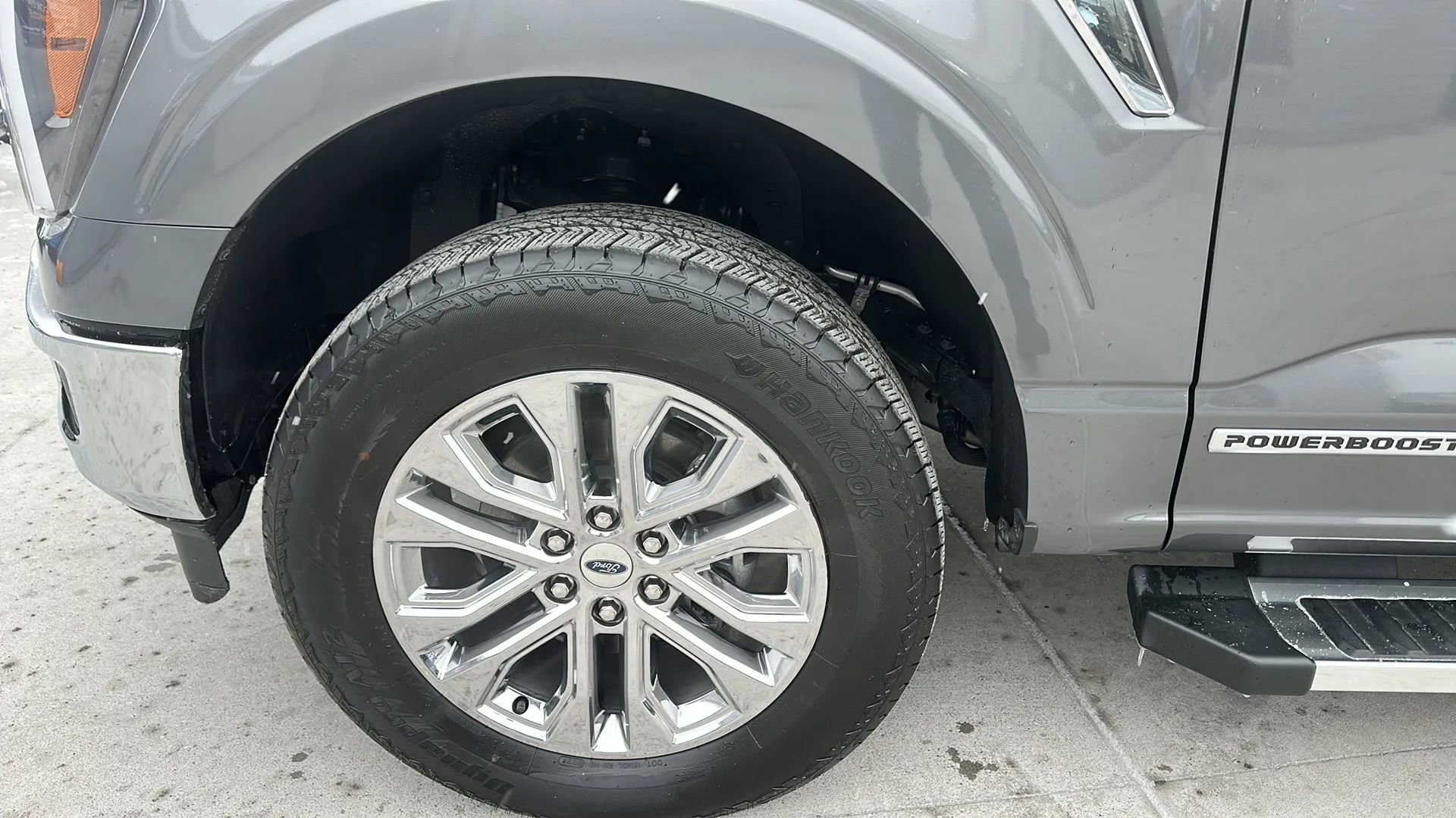 Used 2025 Ford F150 Lariat w/ Equipment Group 501A Mid image 12