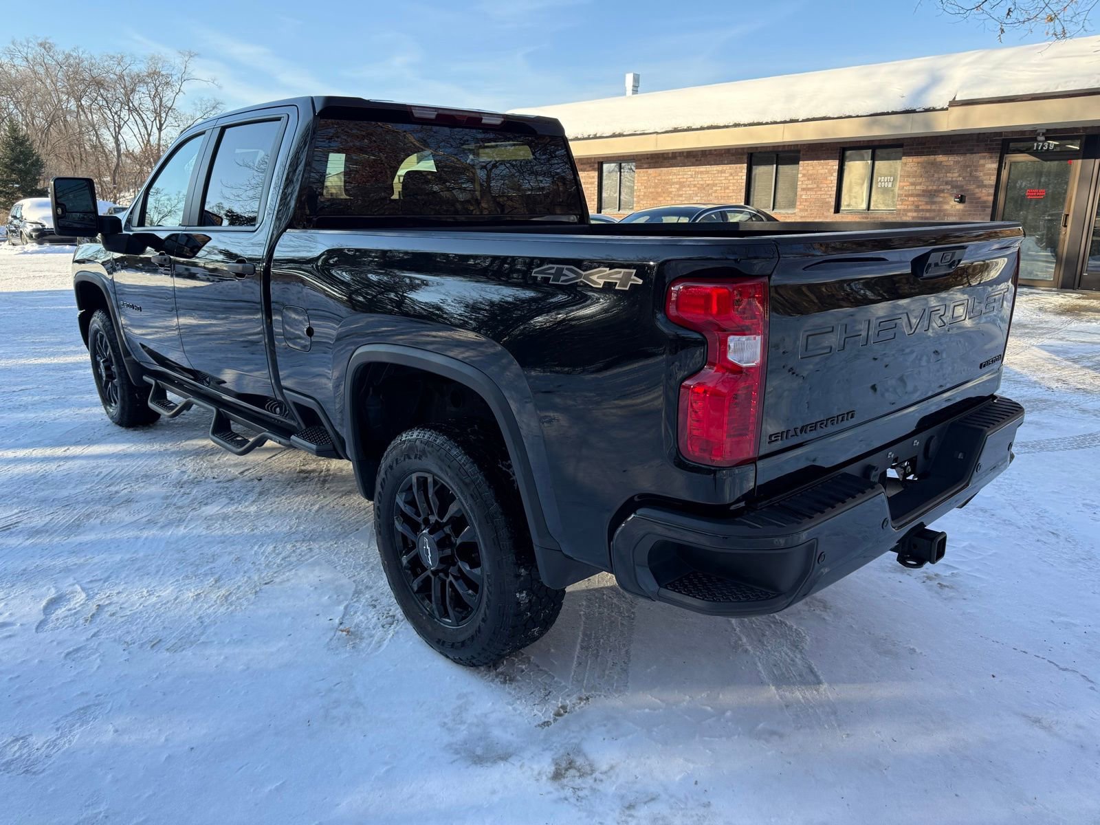 Used 2025 Chevrolet Silverado 2500 Custom w/ Custom Value Package image 3