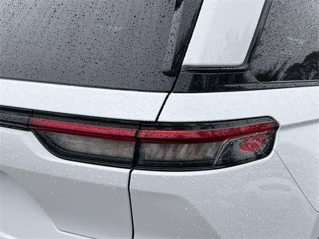 Certified 2023 Jeep Grand Cherokee Altitude image 14