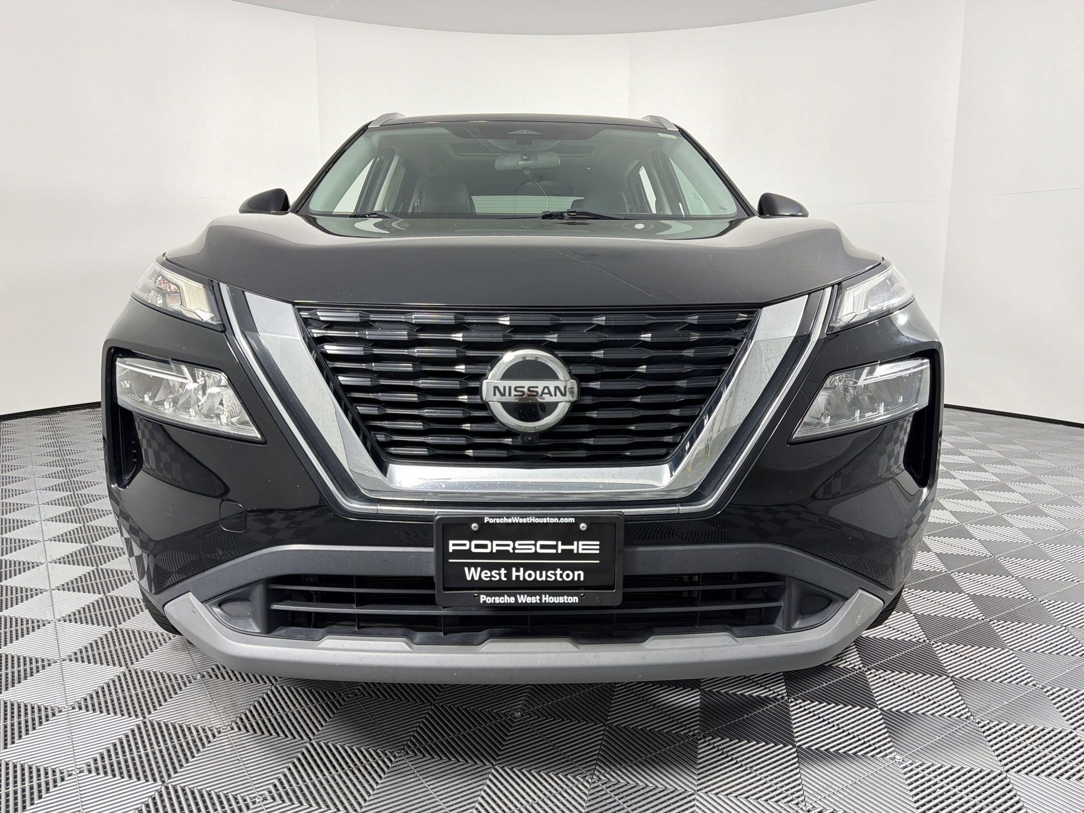 Used 2021 Nissan Rogue SV w/ Premium Package image 13