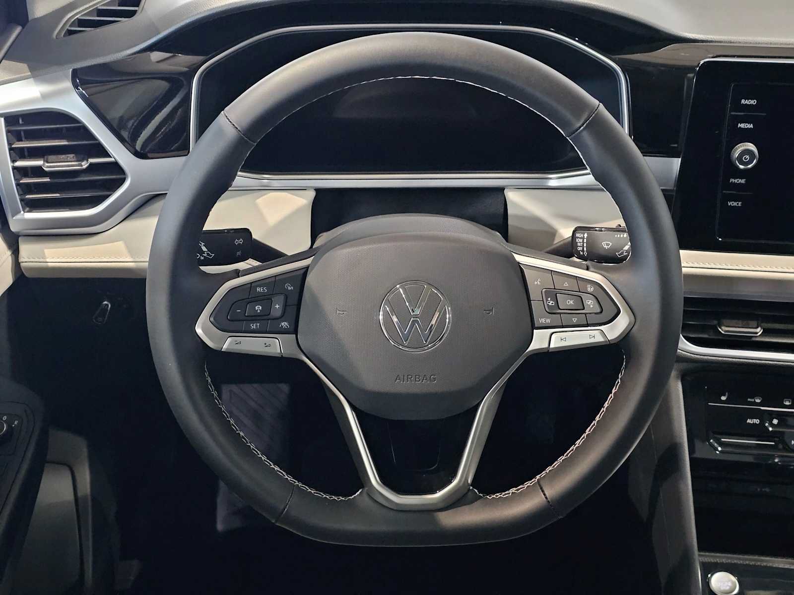 New 2026 Volkswagen Taos SE AWD/4WD image 20
