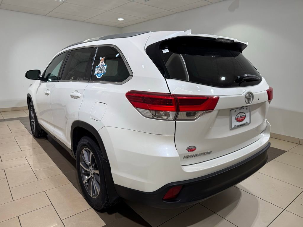 Used 2019 Toyota Highlander XLE image 3