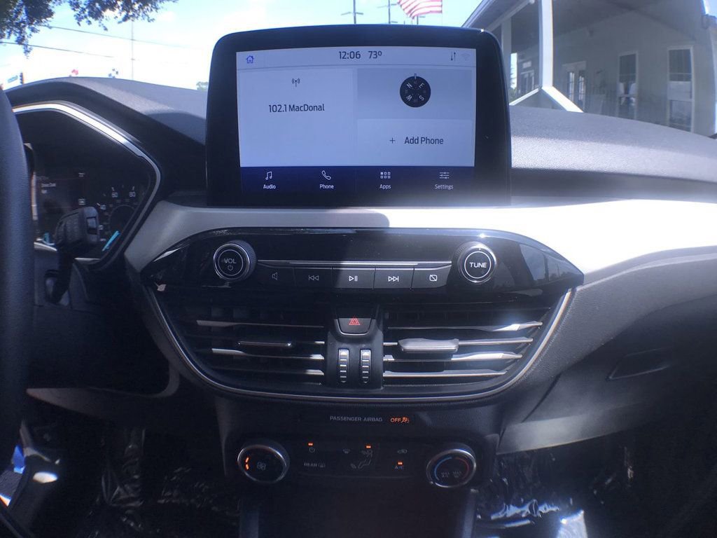 Used 2022 Ford Escape SE image 17