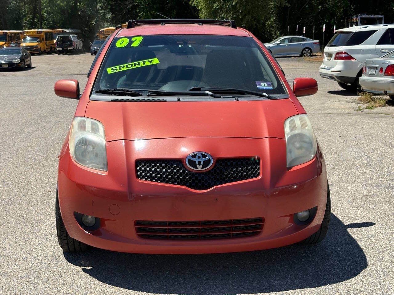 Used 2007 Toyota Yaris 2-Door Hatchback FWD image 2