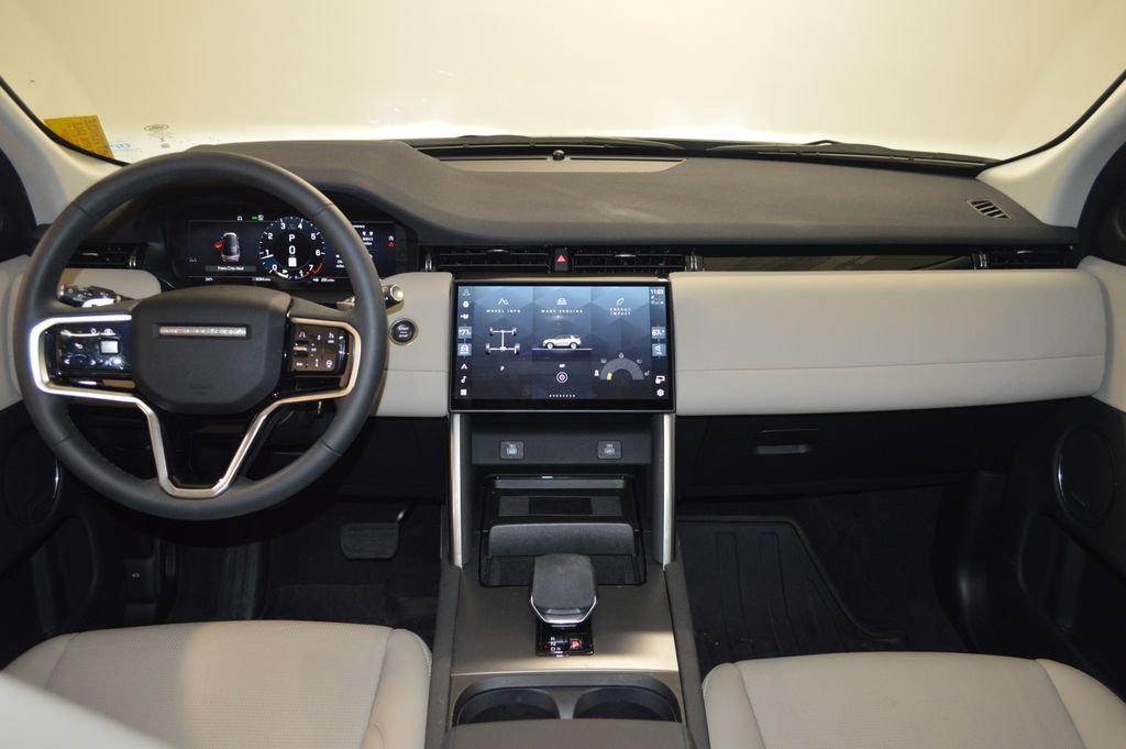 Used 2025 Land Rover Discovery Sport S image 38