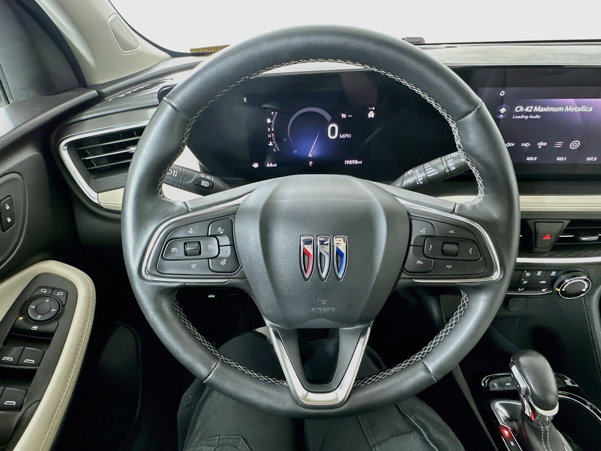 Used 2024 Buick Encore GX Preferred w/ Comfort Package AWD/4WD image 11