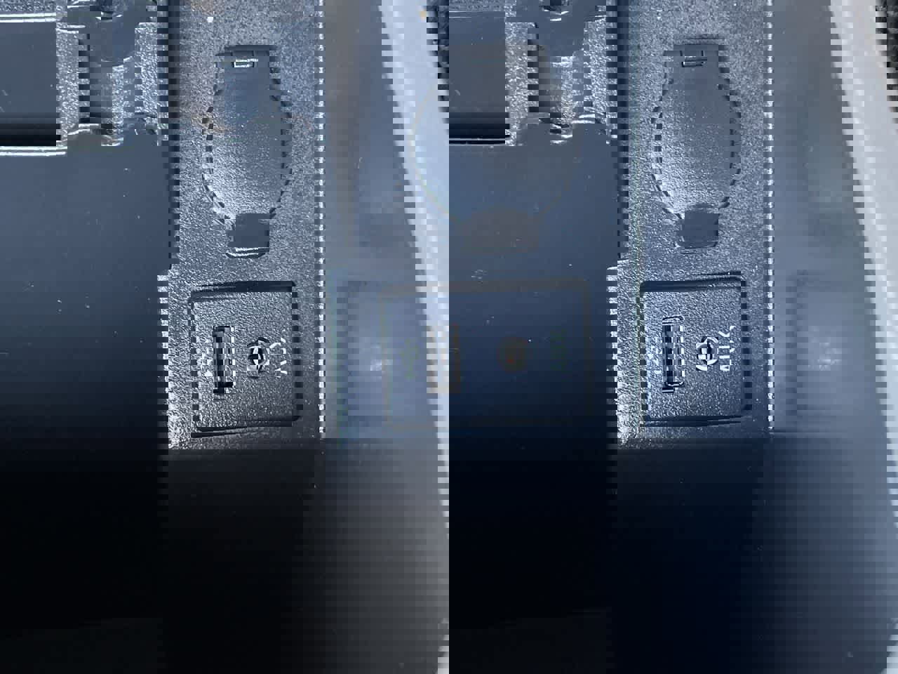 Used 2015 Nissan Frontier SV w/ SV Value Truck Package image 23