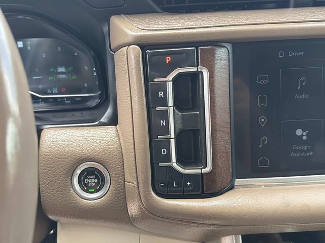 Used 2022 GMC Yukon XL Denali w/ Advanced Technology Package AWD/4WD image 29