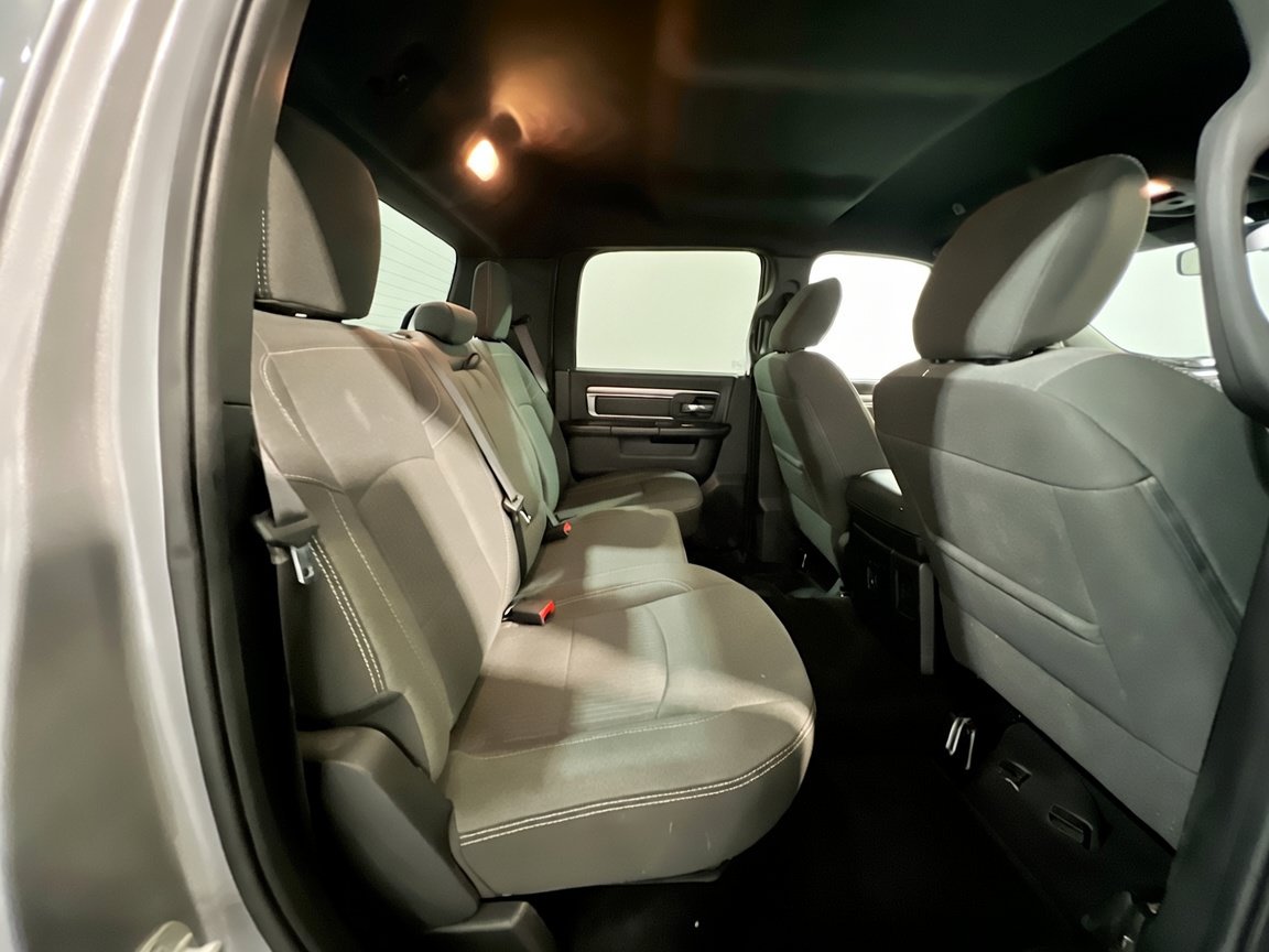 Used 2023 RAM 1500 Warlock AWD/4WD image 19