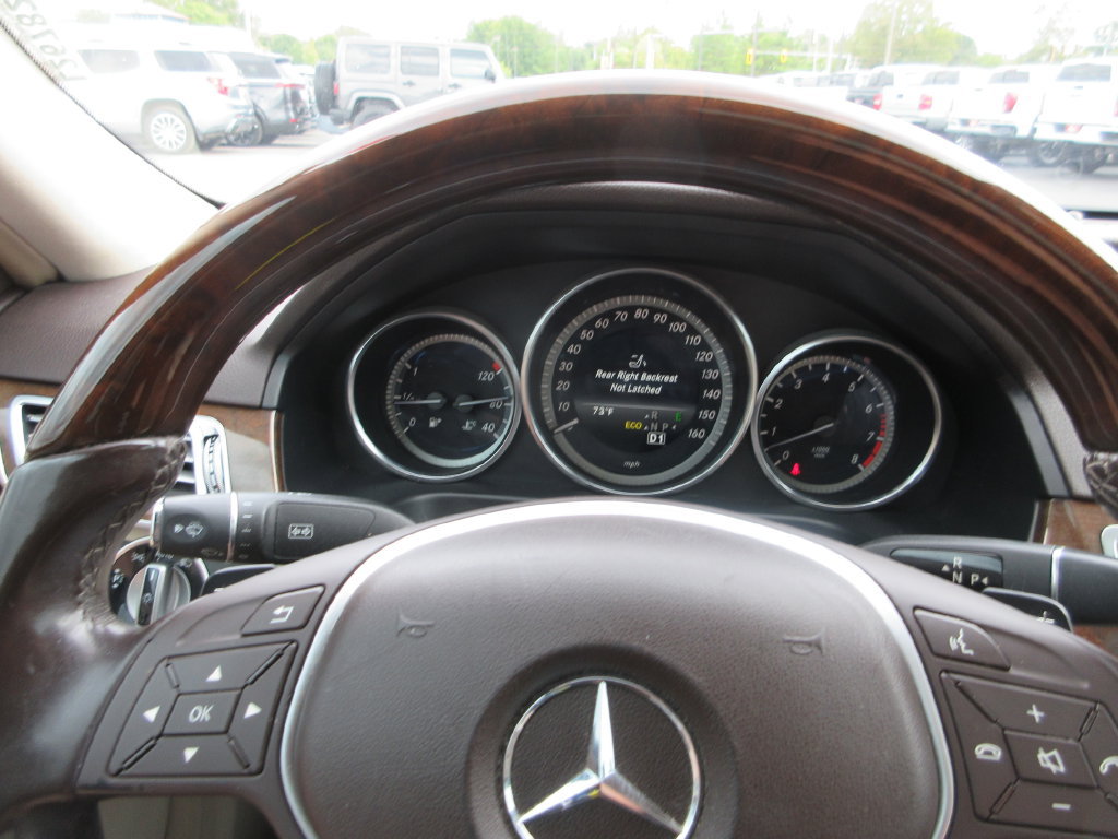 Used 2014 Mercedes-Benz E 350 4MATIC Sedan image 25
