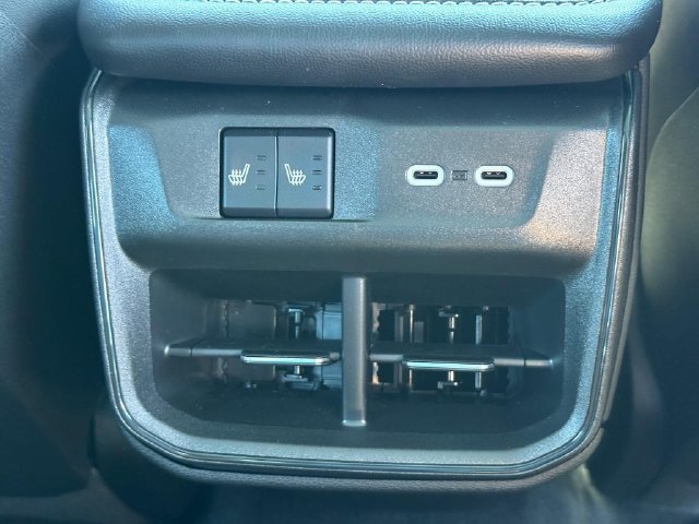 Used 2026 Dodge Charger Scat Pack AWD/4WD image 16