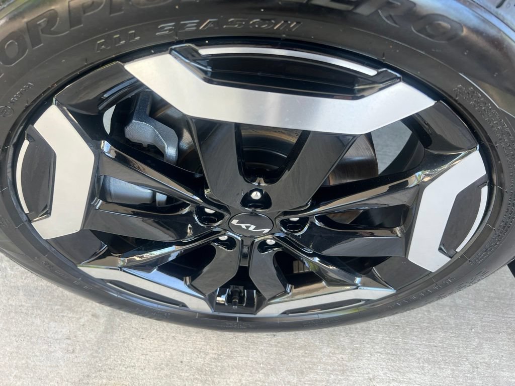 Certified 2025 Kia Telluride EX w/ EX Captain's Chair Package AWD/4WD image 45