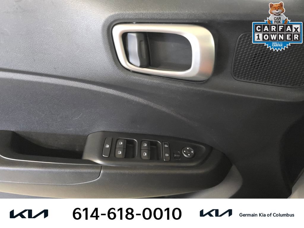 Used 2020 Hyundai Venue SEL FWD image 25
