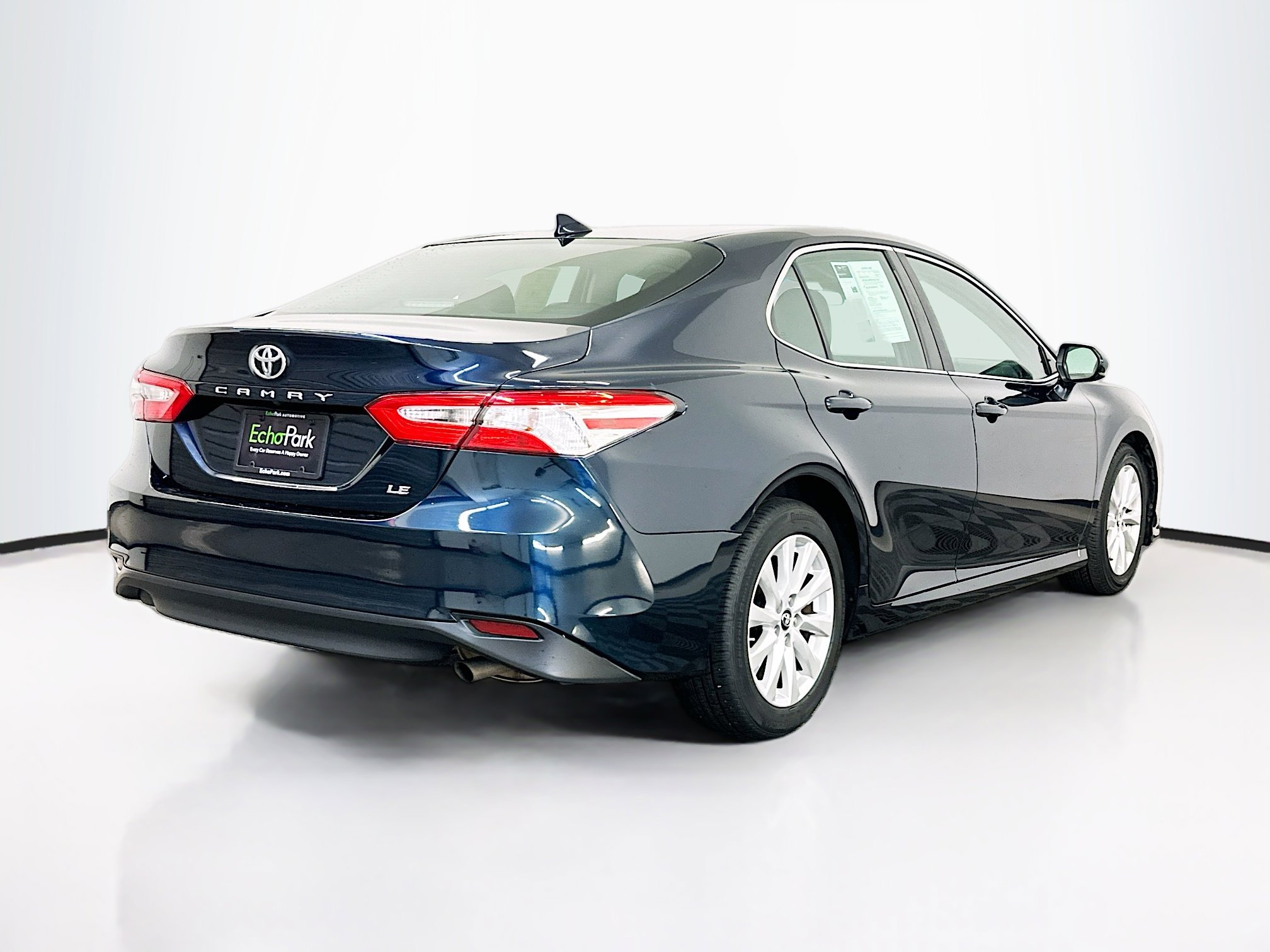 Used 2019 Toyota Camry LE image 9