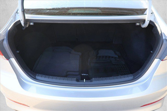 Used 2017 Hyundai Elantra SE FWD image 24