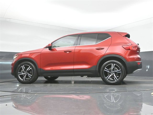 Used 2023 Volvo XC40 B5 Plus w/ Driver Assist Package image 39