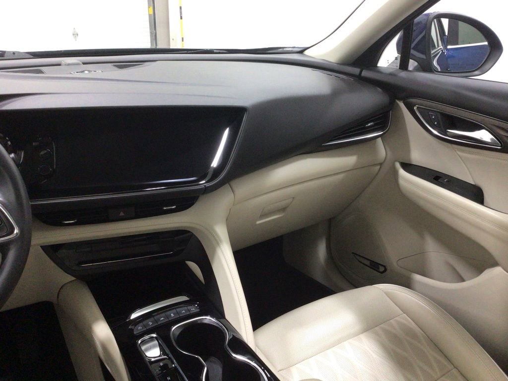 Used 2023 Buick Envision Avenir image 32
