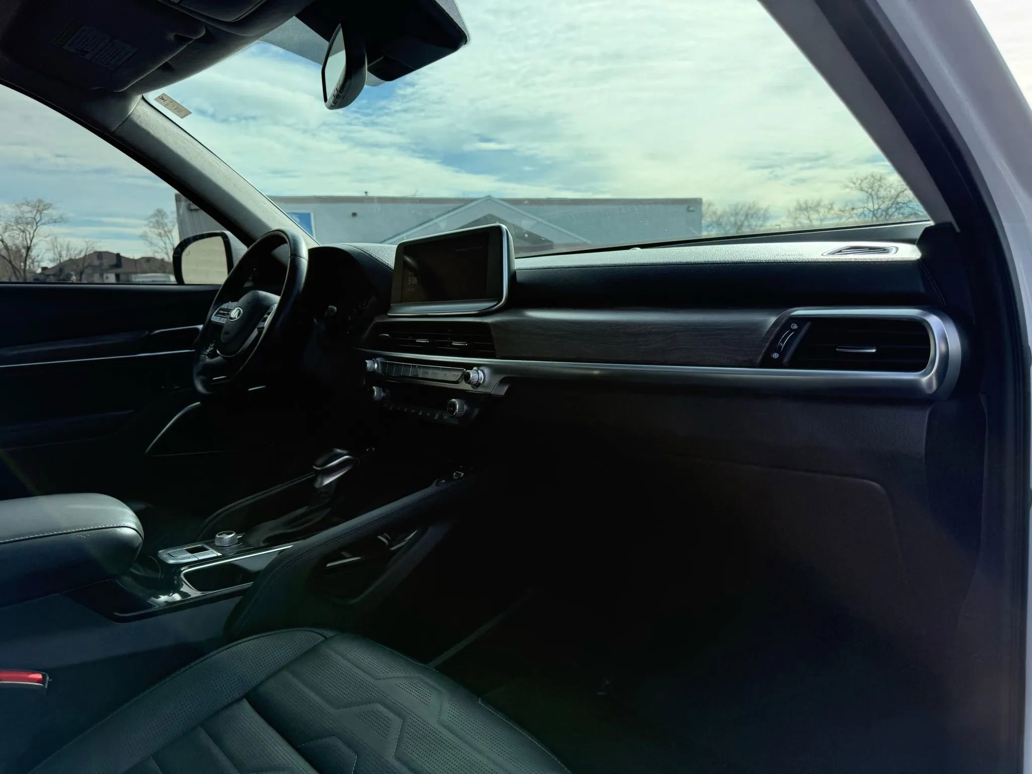 Used 2020 Kia Telluride SX w/ SX Prestige Package image 16