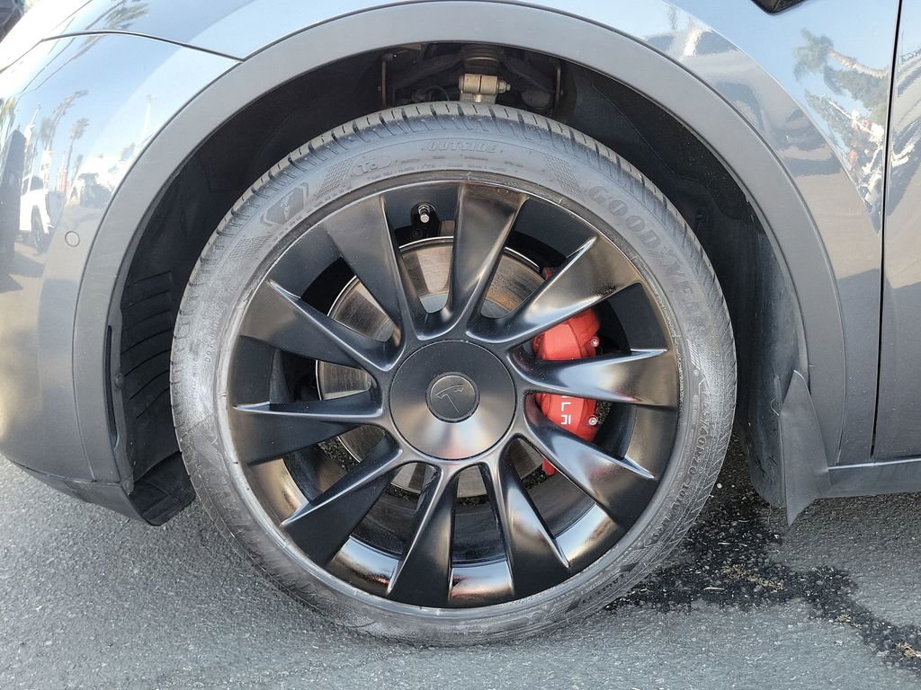 Used 2021 Tesla Model Y Long Range AWD/4WD image 29