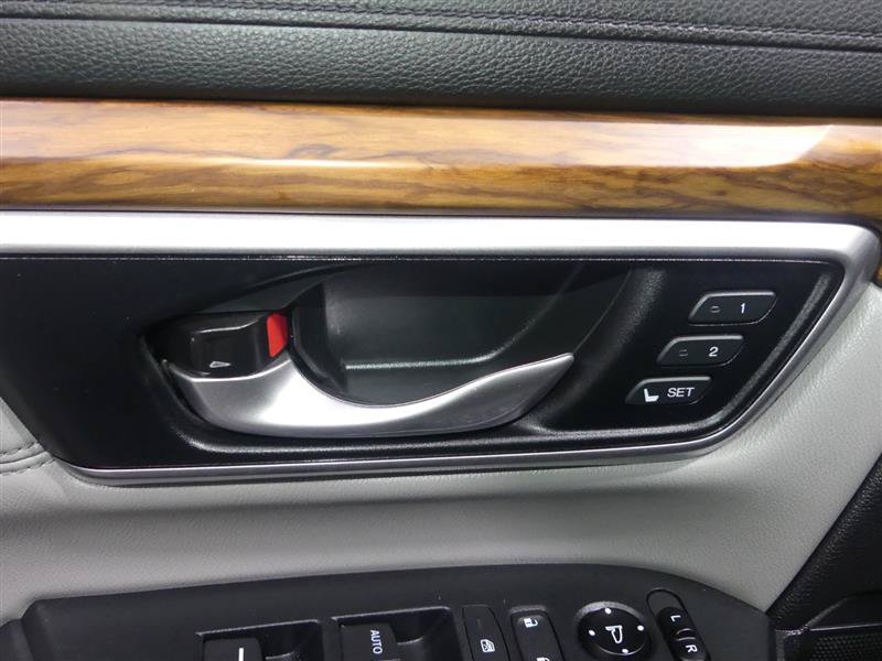 Used 2018 Honda CR-V Touring image 19
