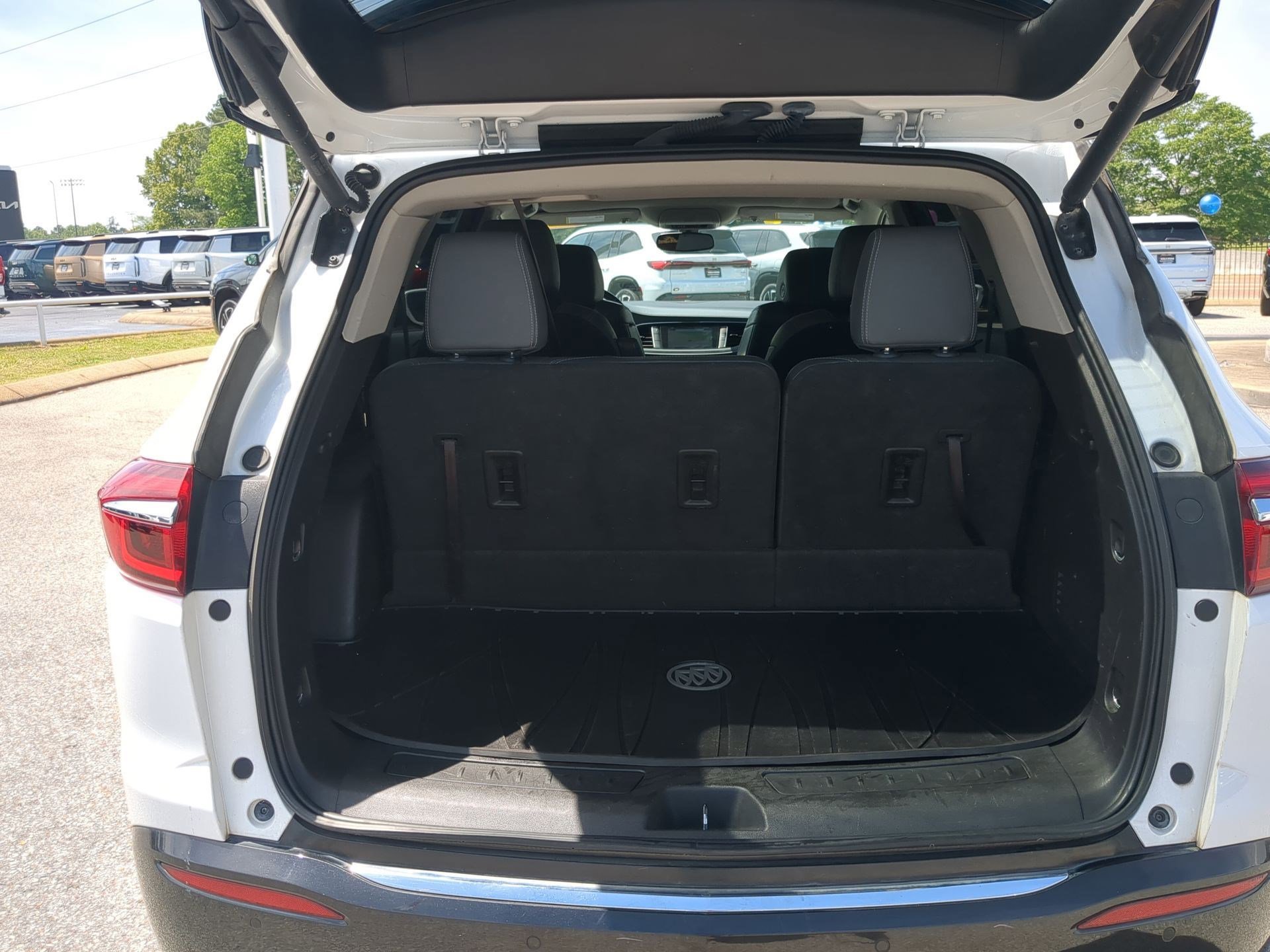 Used 2019 Buick Enclave Essence FWD image 21