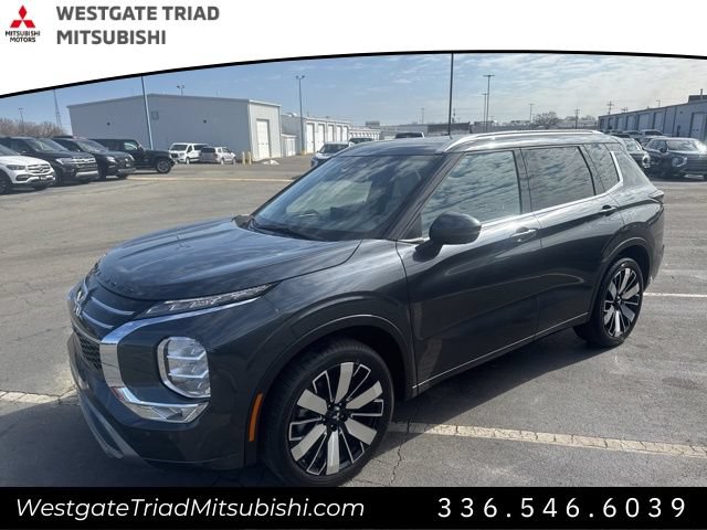 New 2026 Mitsubishi Outlander SEL FWD image 3
