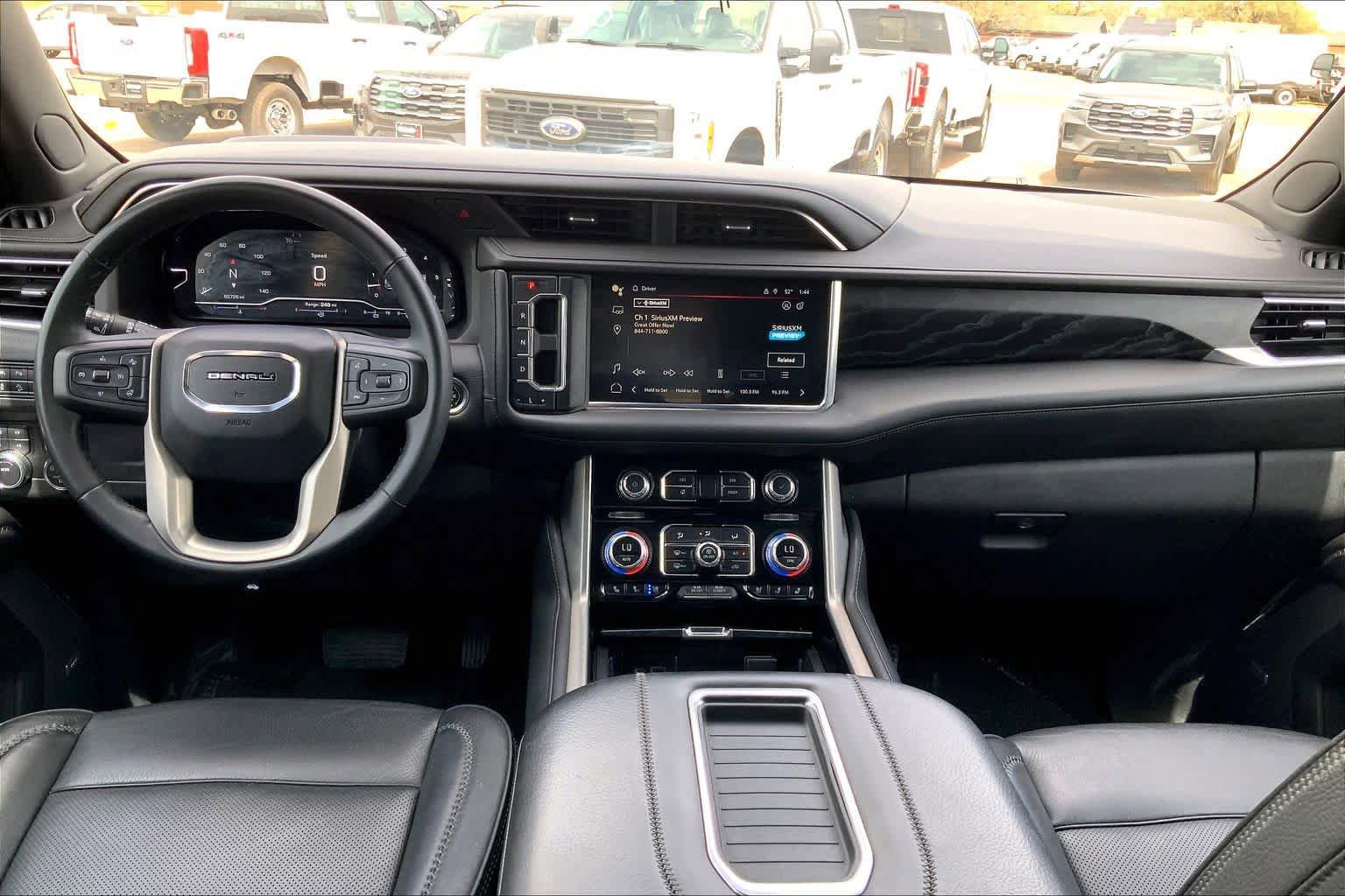 Used 2023 GMC Yukon XL Denali image 15