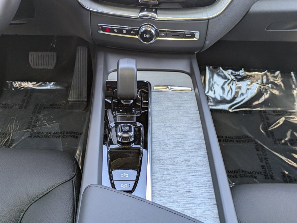 New 2025 Volvo XC60 T8 Plus w/ Protection Package Premier AWD/4WD image 22