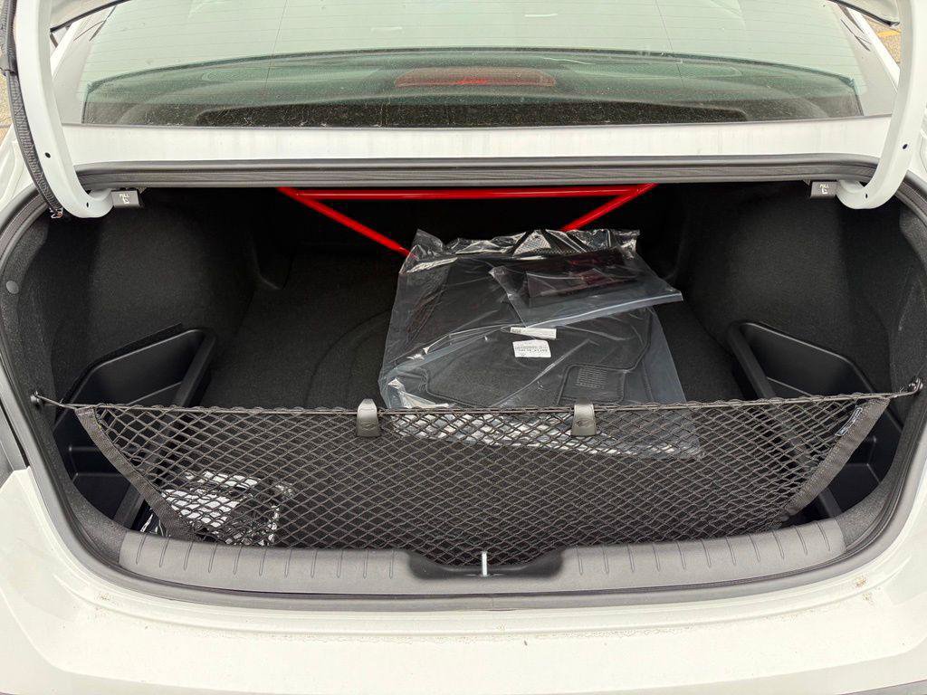 New 2026 Hyundai Elantra N FWD image 31