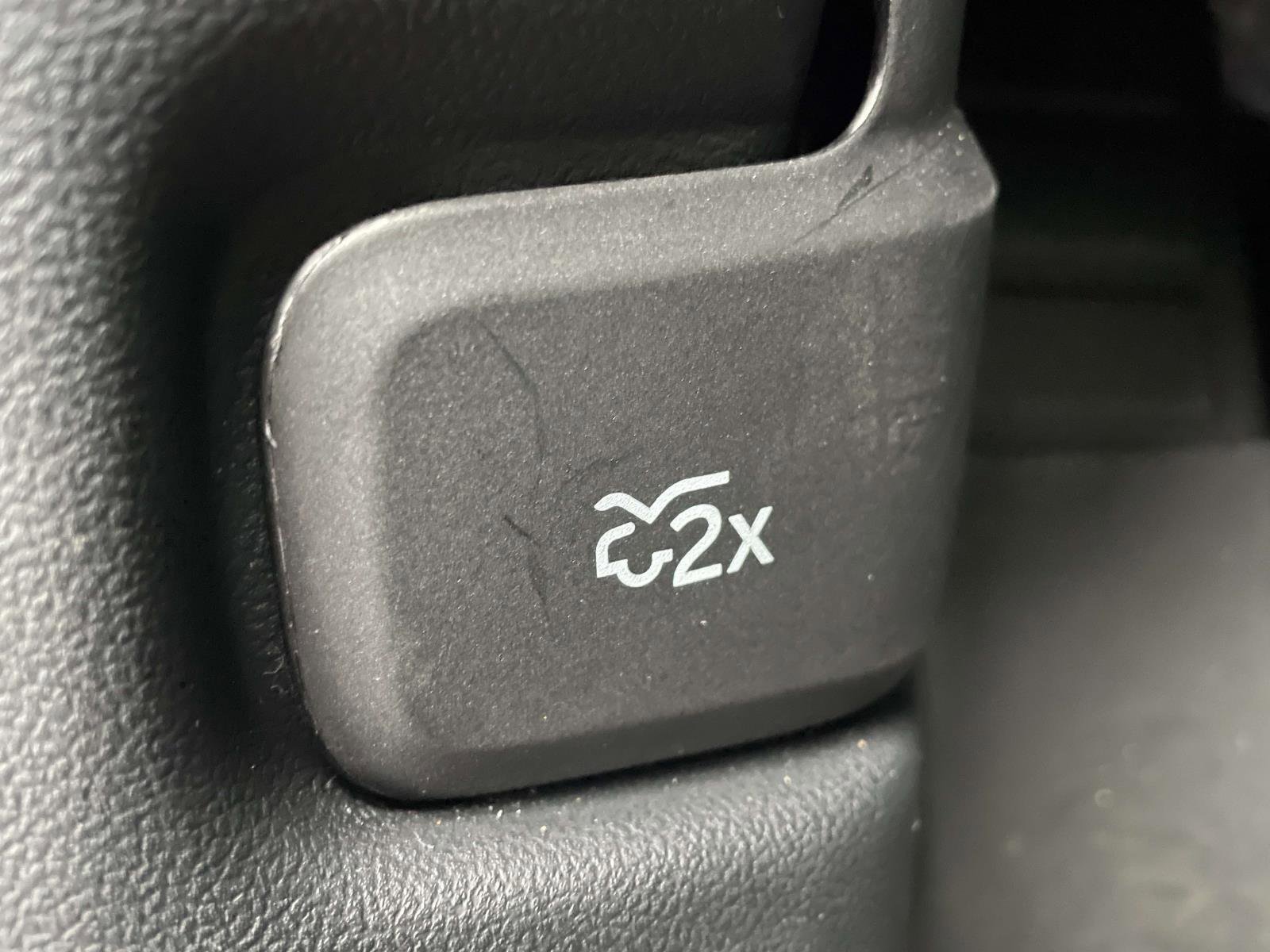 Used 2025 Ford Escape ST-Line w/ Tech Pack #1 FWD image 18