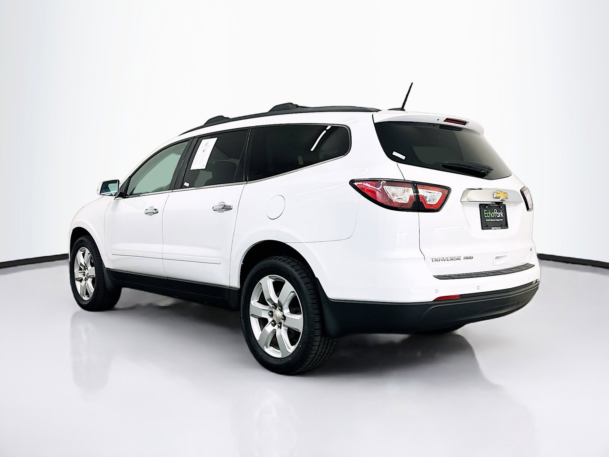 Used 2017 Chevrolet Traverse LT w/ Style and Technology Package AWD/4WD image 5