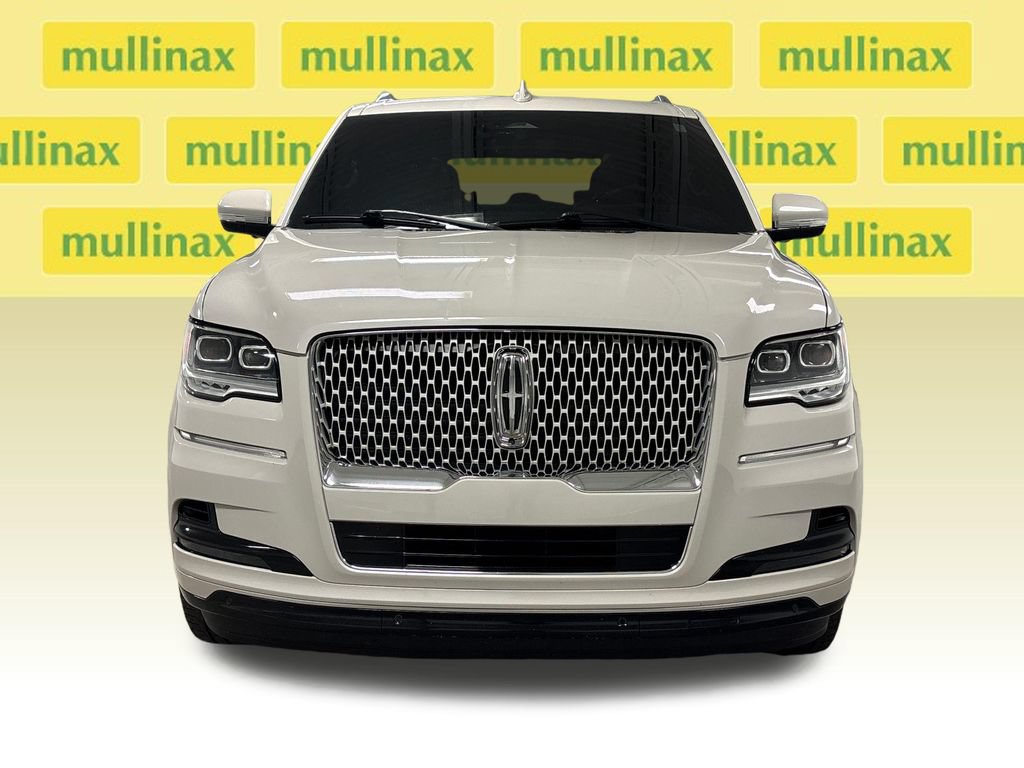 Used 2022 Lincoln Navigator Reserve AWD/4WD image 6