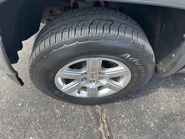 Used 2015 GMC Sierra 1500 SLT w/ SLT Preferred Package AWD/4WD image 10