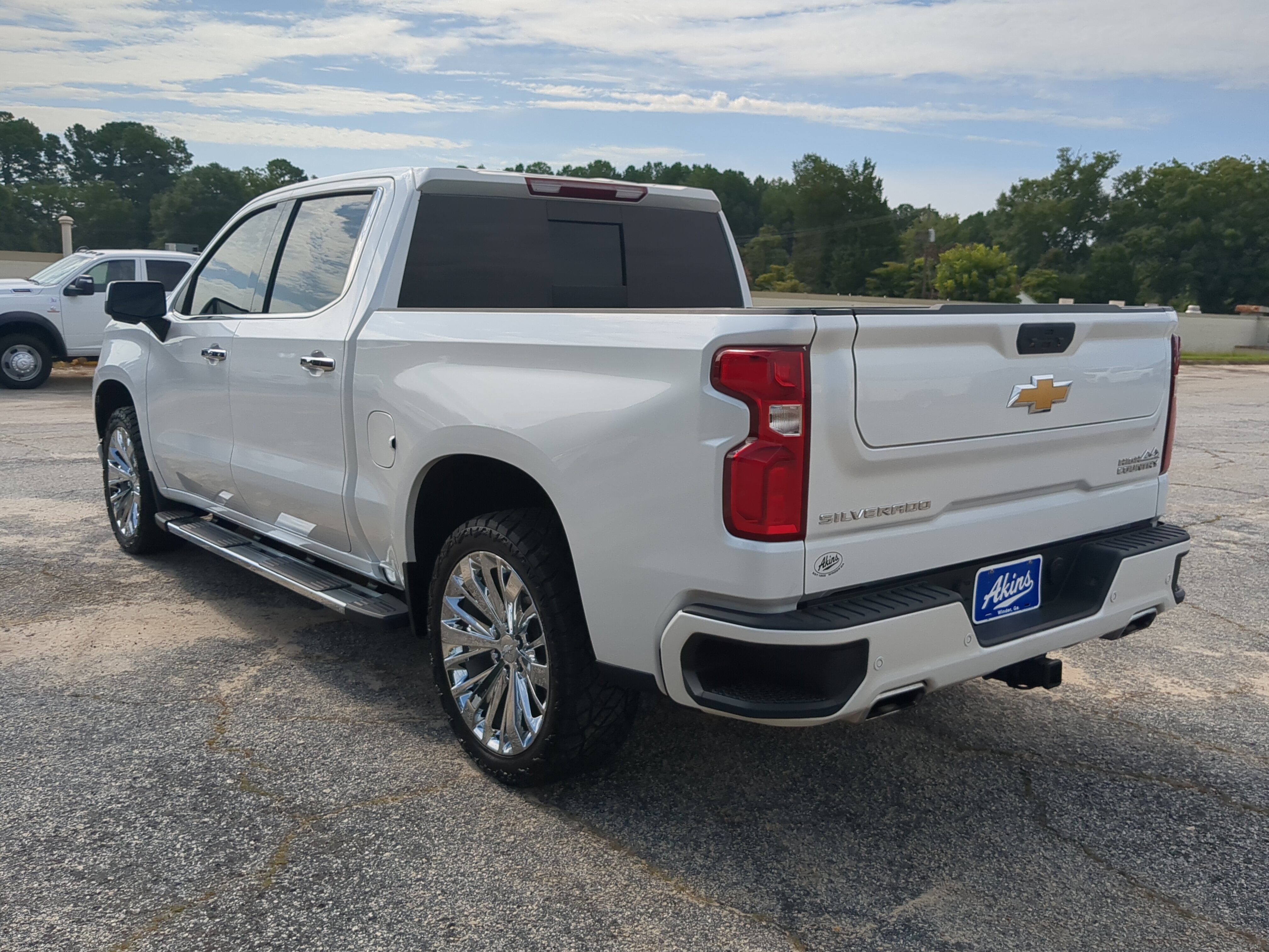 Used 2021 Chevrolet Silverado 1500 High Country w/ Safety Package II AWD/4WD image 5