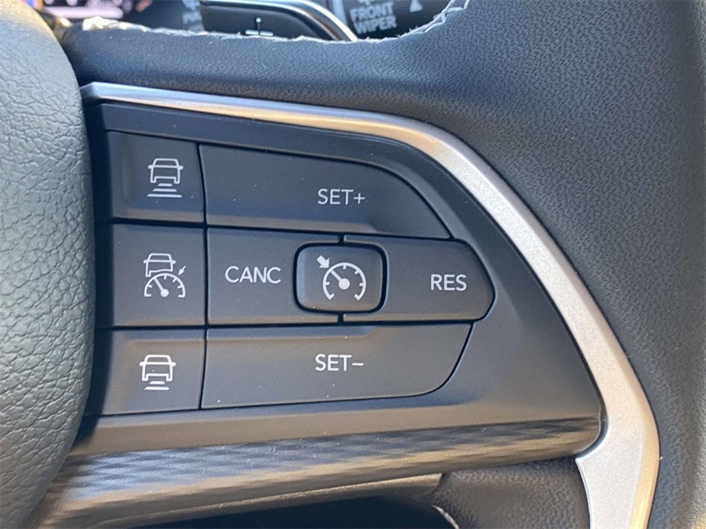 New 2025 Jeep Grand Cherokee L Laredo w/ Luxury Tech Group I image 23