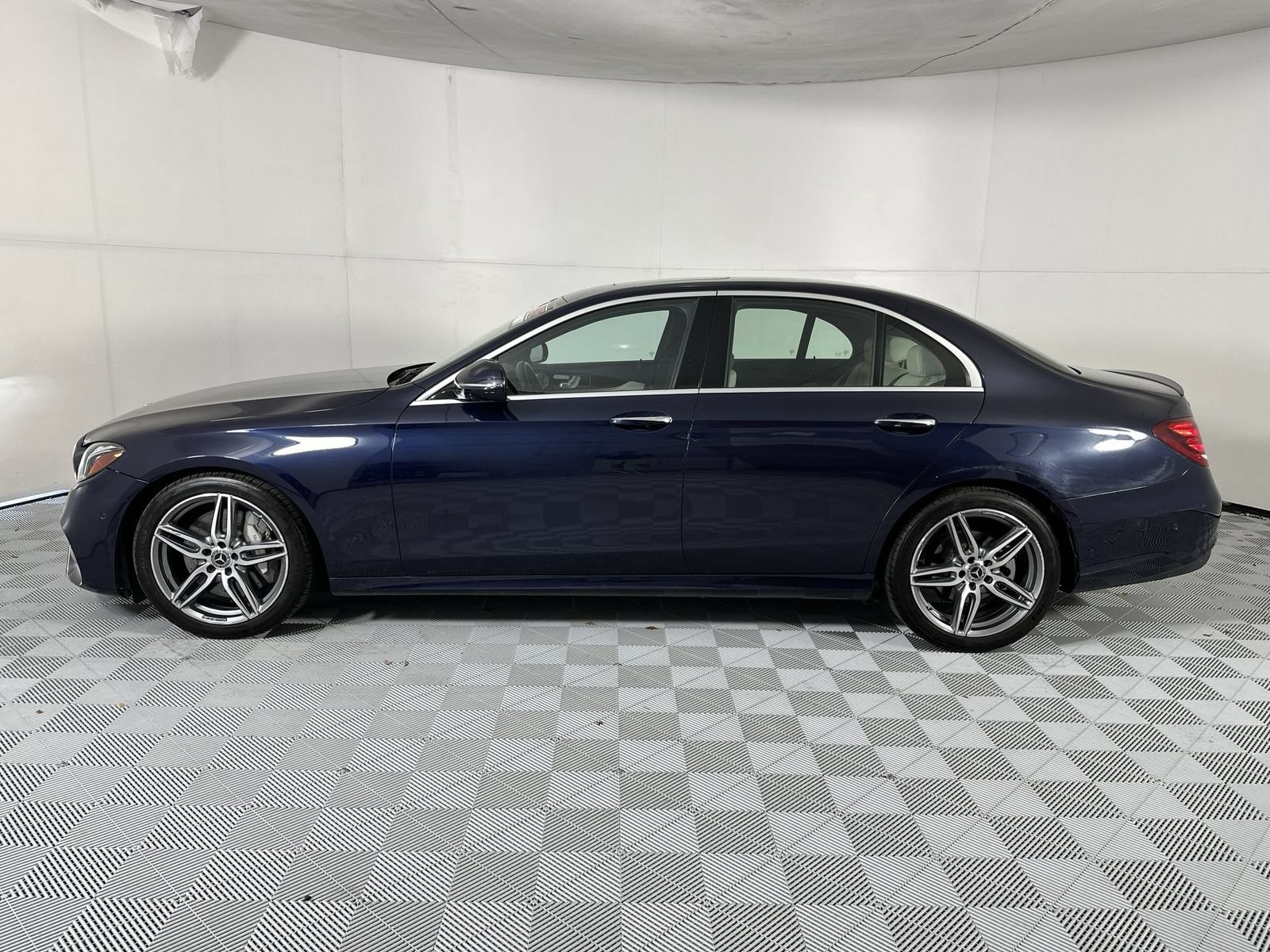 Used 2020 Mercedes-Benz E 350 Sedan image 5