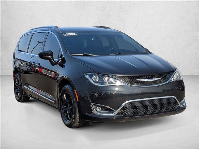 Used 2020 Chrysler Pacifica Touring-L Plus image 3