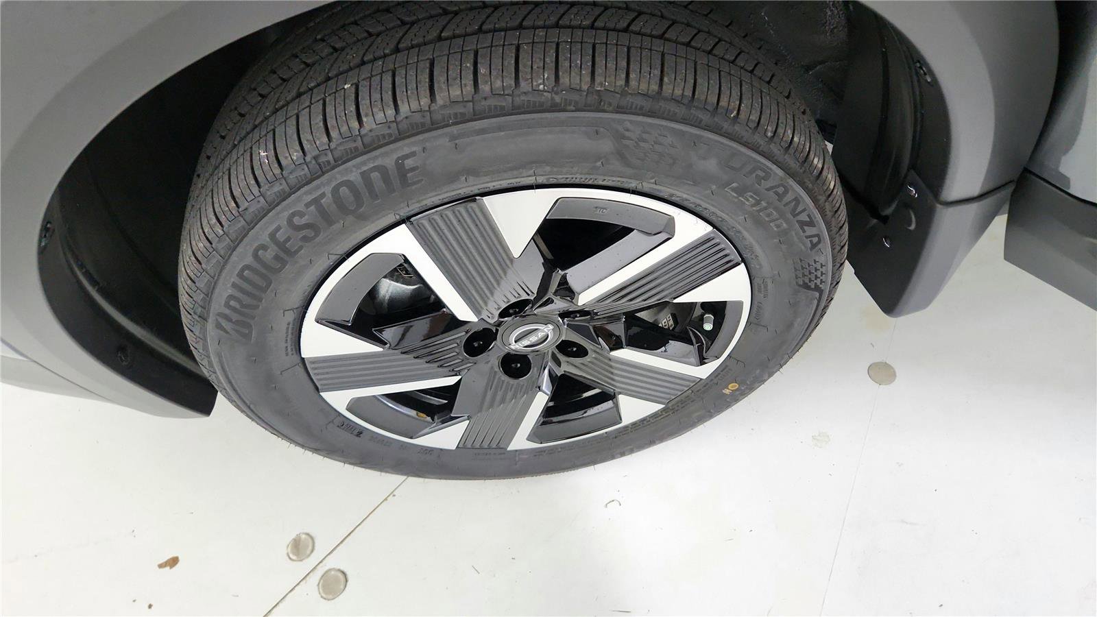 New 2026 Nissan Kicks SV w/ Cold Weather Package AWD/4WD image 27