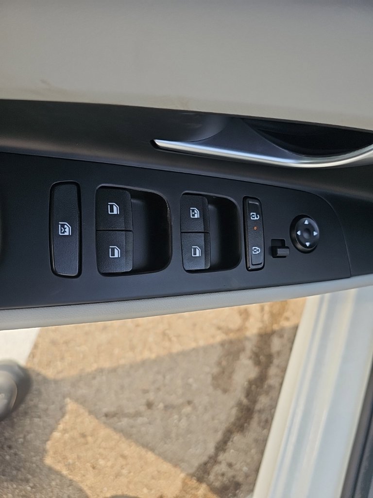 New 2026 Hyundai Elantra Limited FWD image 12