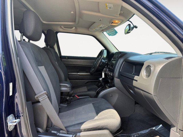 Used 2014 Jeep Patriot Latitude w/ Sun/Sound Group AWD/4WD image 8