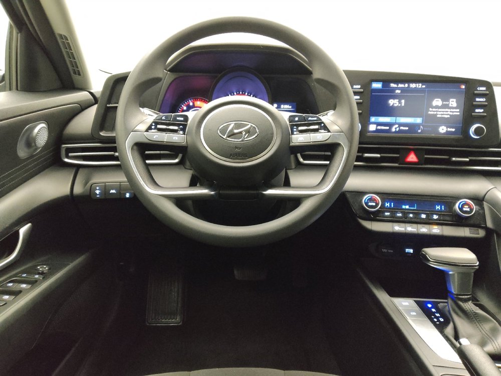 Used 2022 Hyundai Elantra SEL image 22