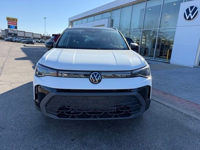 New 2026 Volkswagen Taos SE FWD image 2