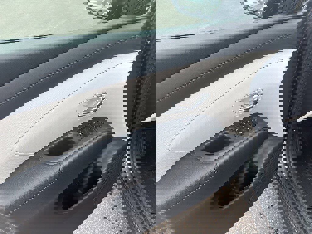 New 2026 Hyundai Tucson Blue SE image 11