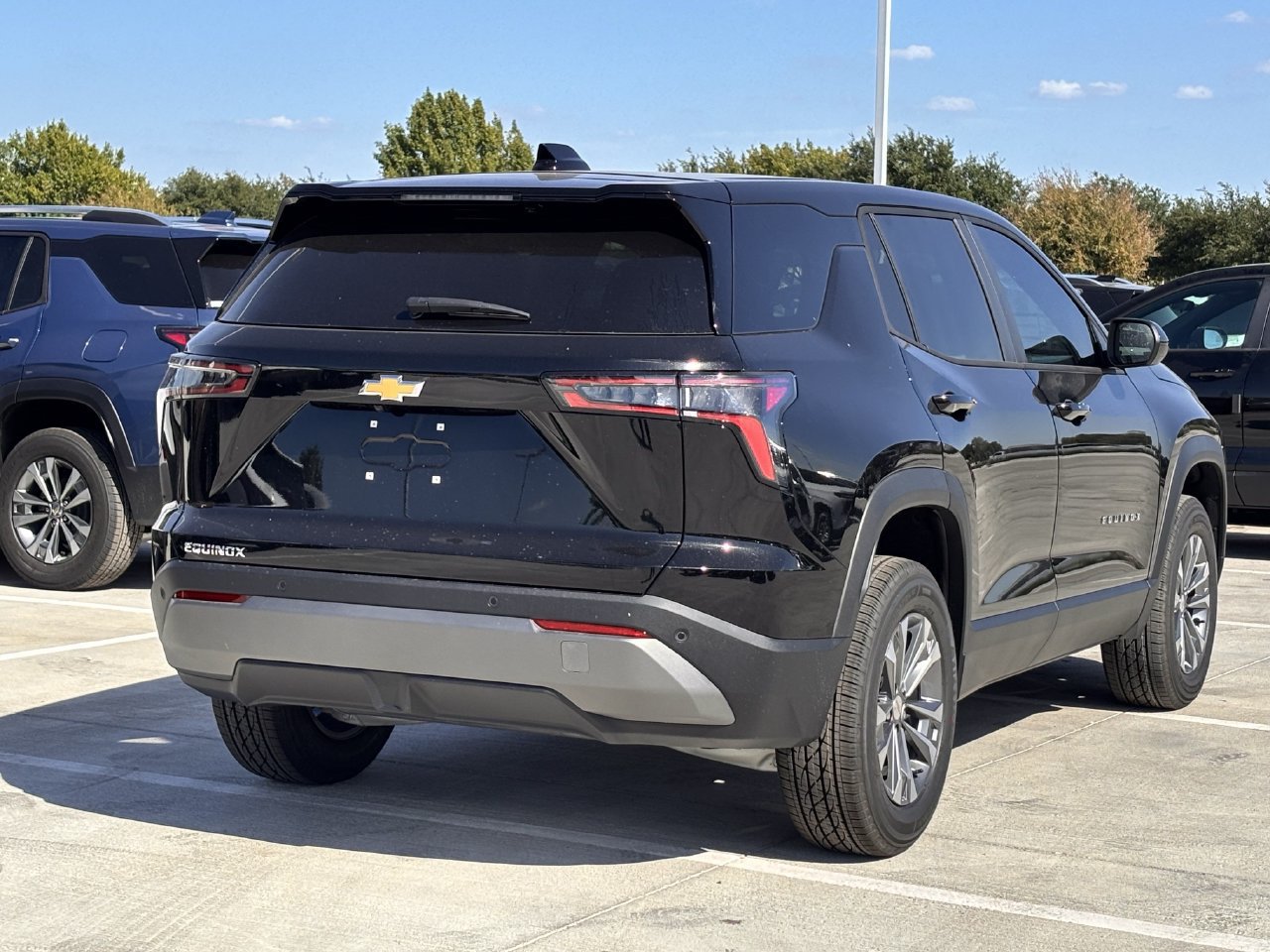 New 2027 Chevrolet Equinox LT FWD image 5