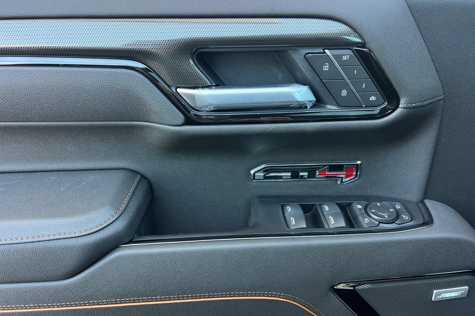 New 2026 GMC Sierra 1500 AT4 w/ AT4 Premium Package AWD/4WD image 8