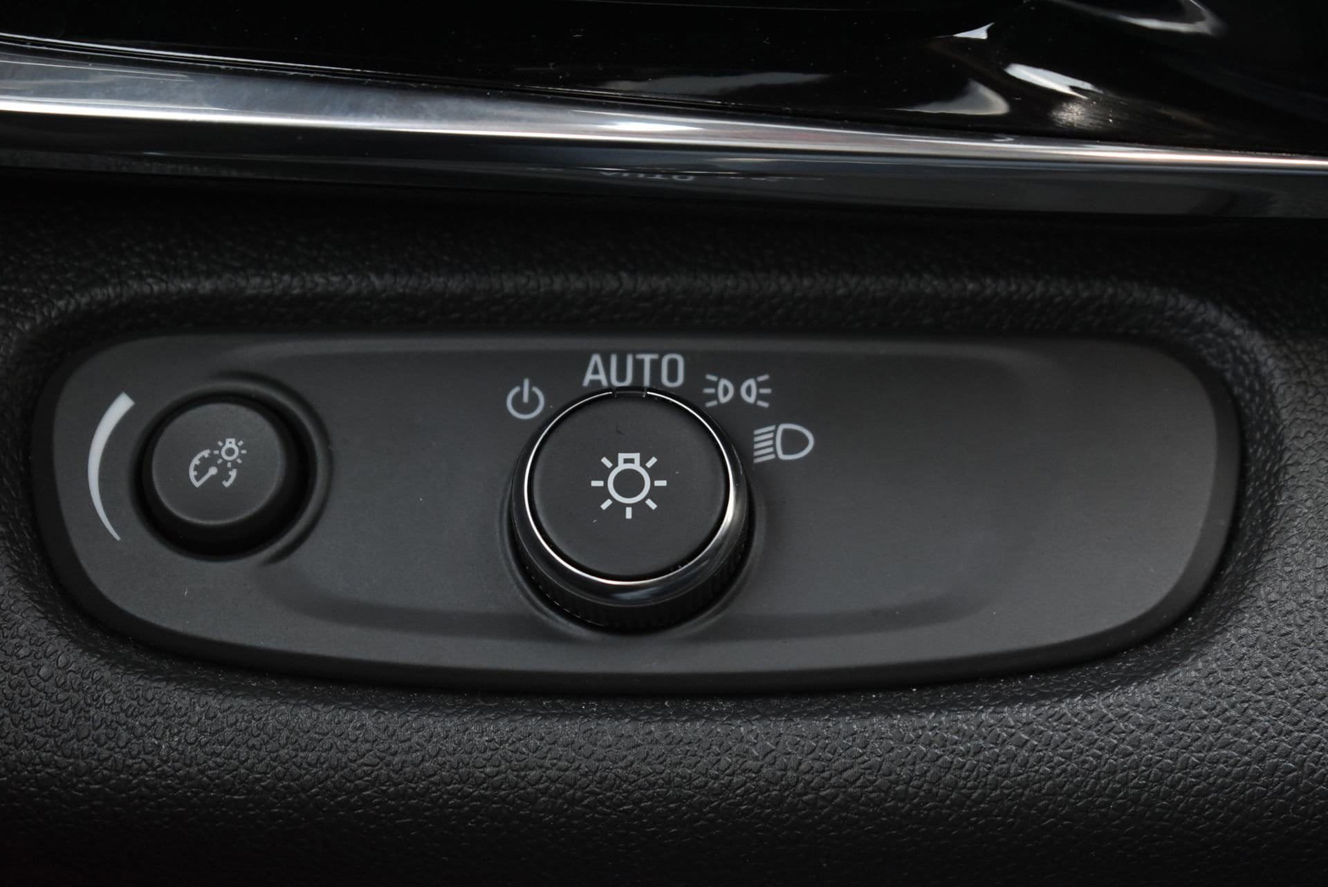 Used 2025 Buick Envista Sport Touring FWD image 18